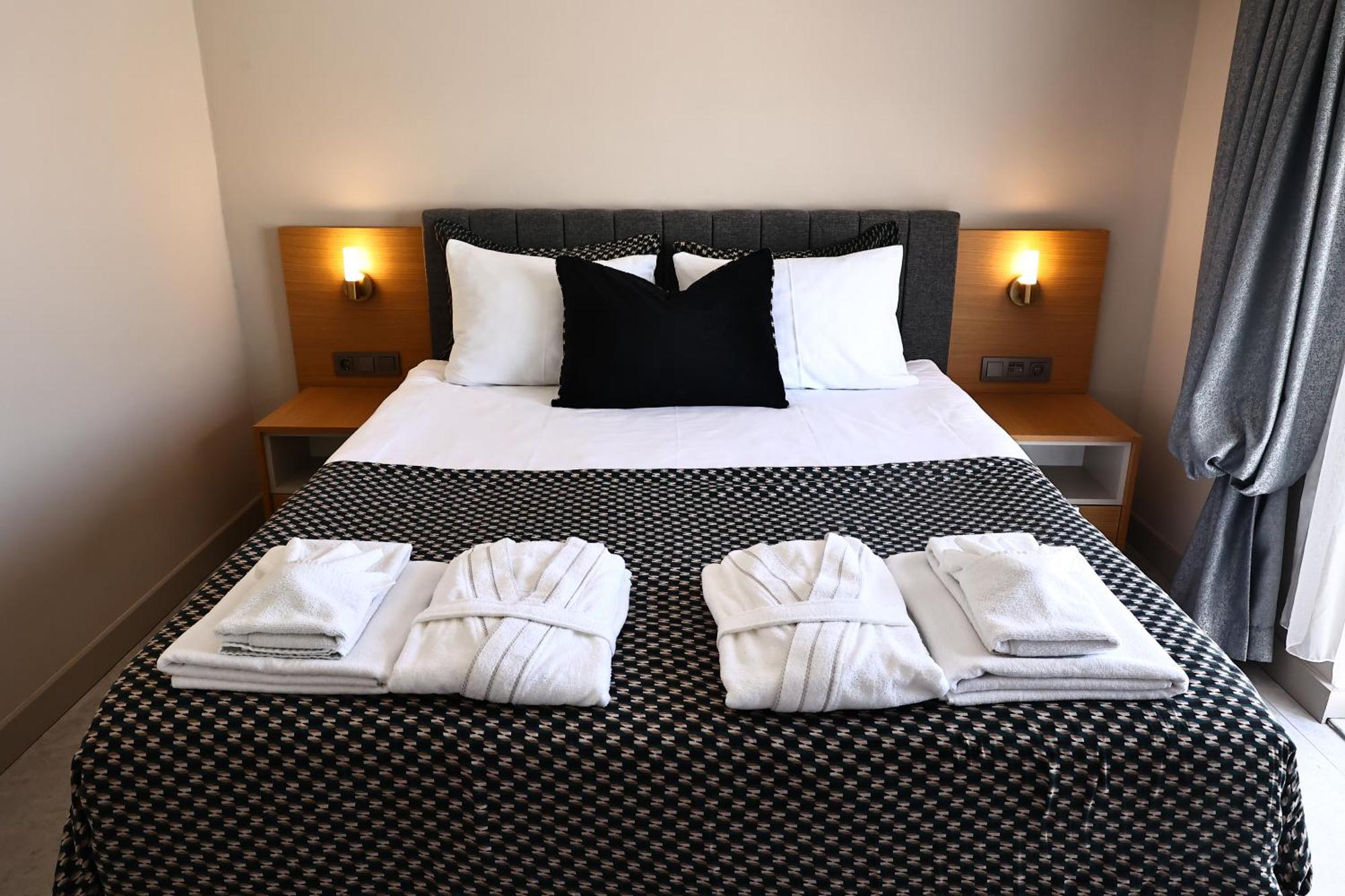 Apart Otel Livia 3*