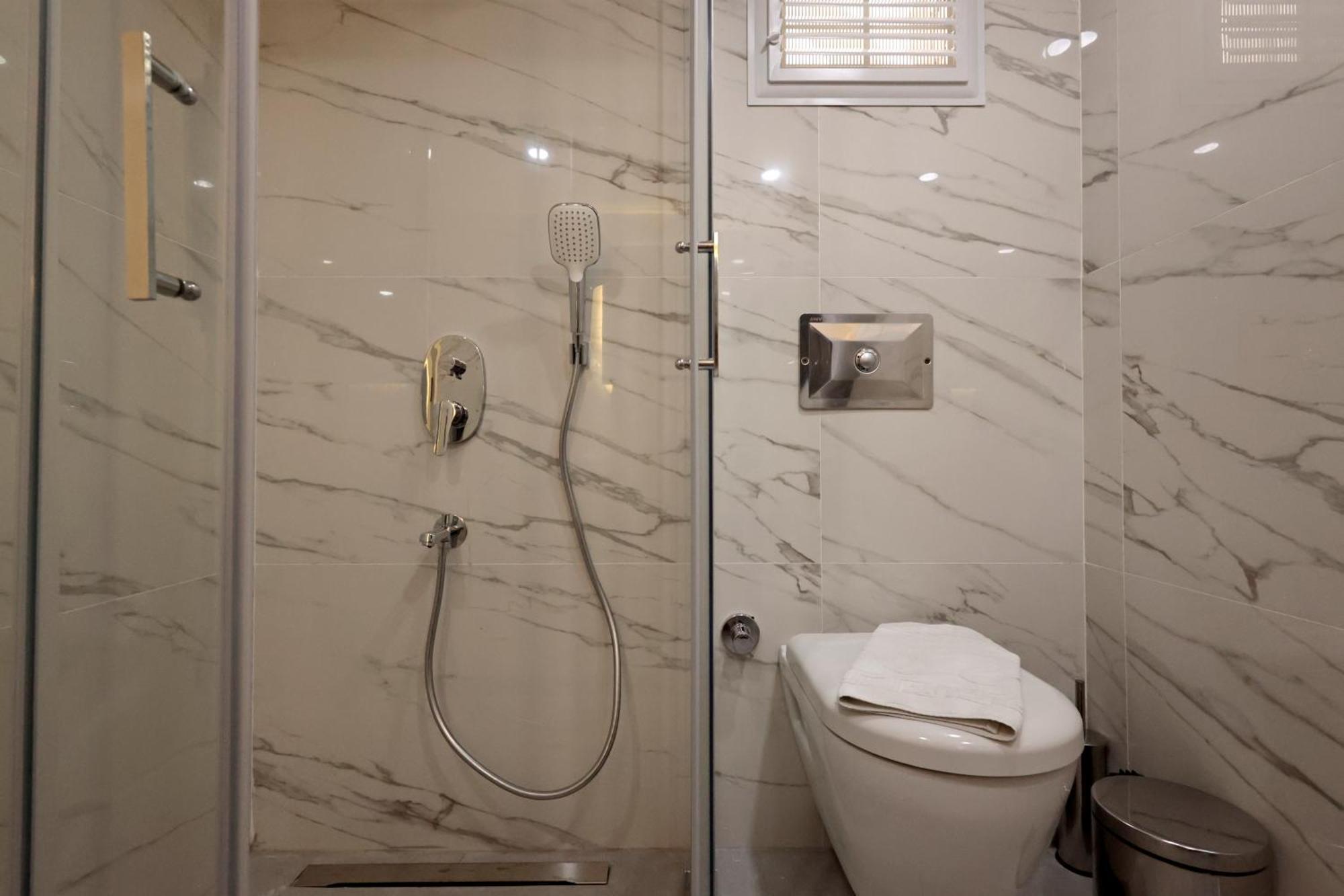 Apart Otel Livia 3*